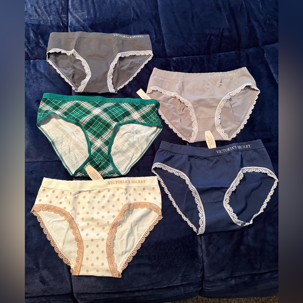 Set of 5 Victoria Secret hip hugger underwear